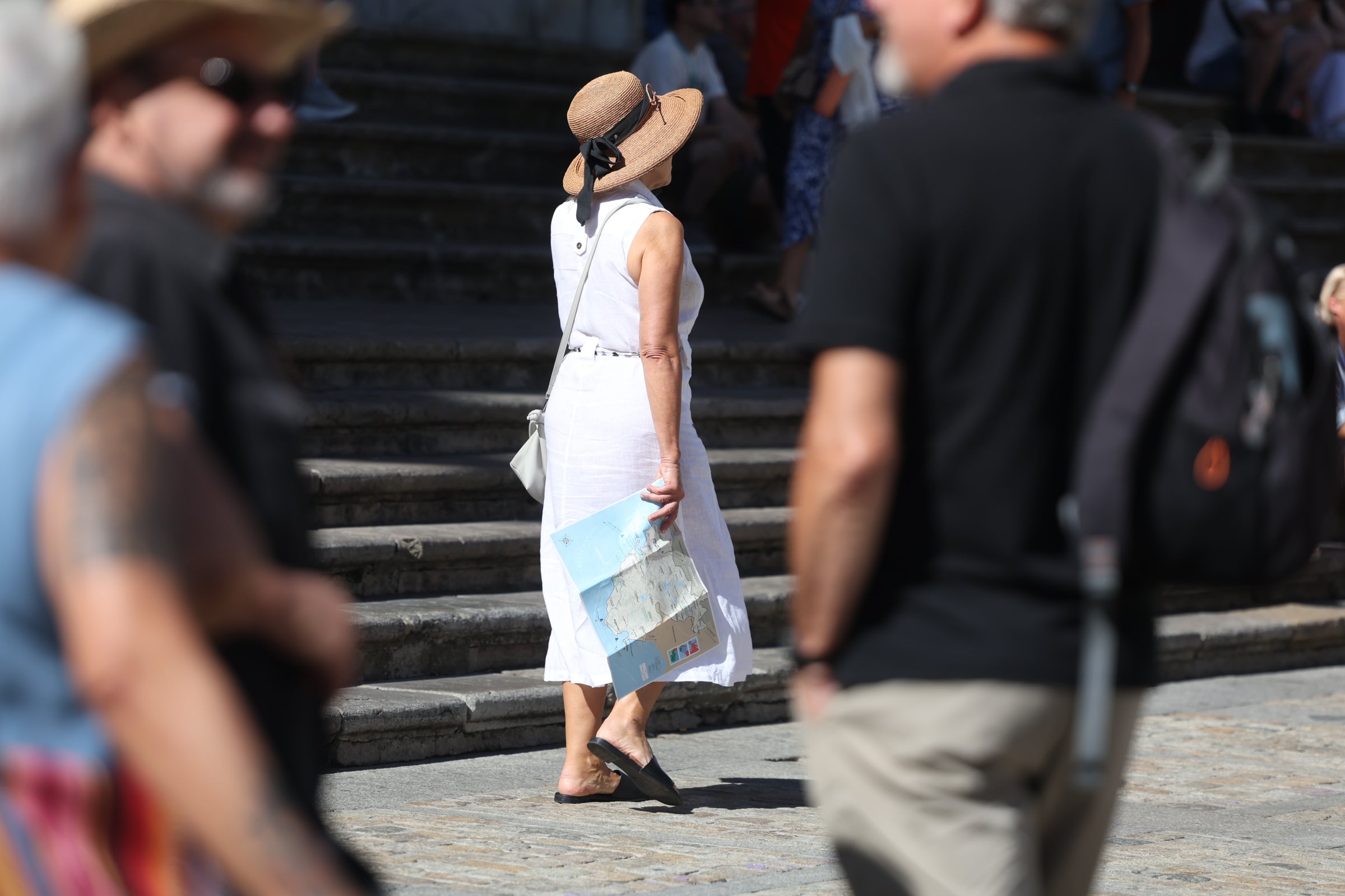 El &#039;Sky Princess&#039;, el &#039;Aida Stella&#039; y el &#039;Norwegian Sky&#039; convierten al puerto de Cádiz en un hervidero de turistas