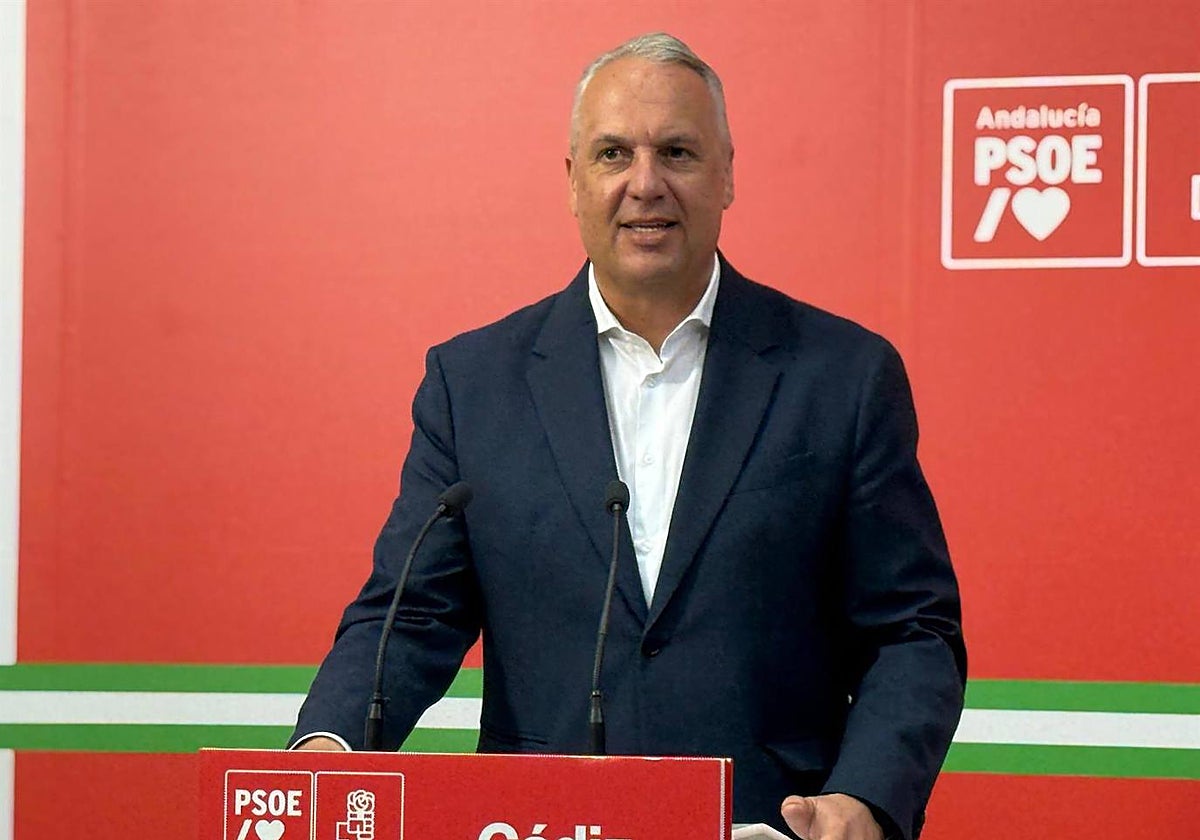 Ruiz Boix dice que, «pese a quien pese, Pedro Sánchez acabará con la Verja» y celebra su reunión con Starmer