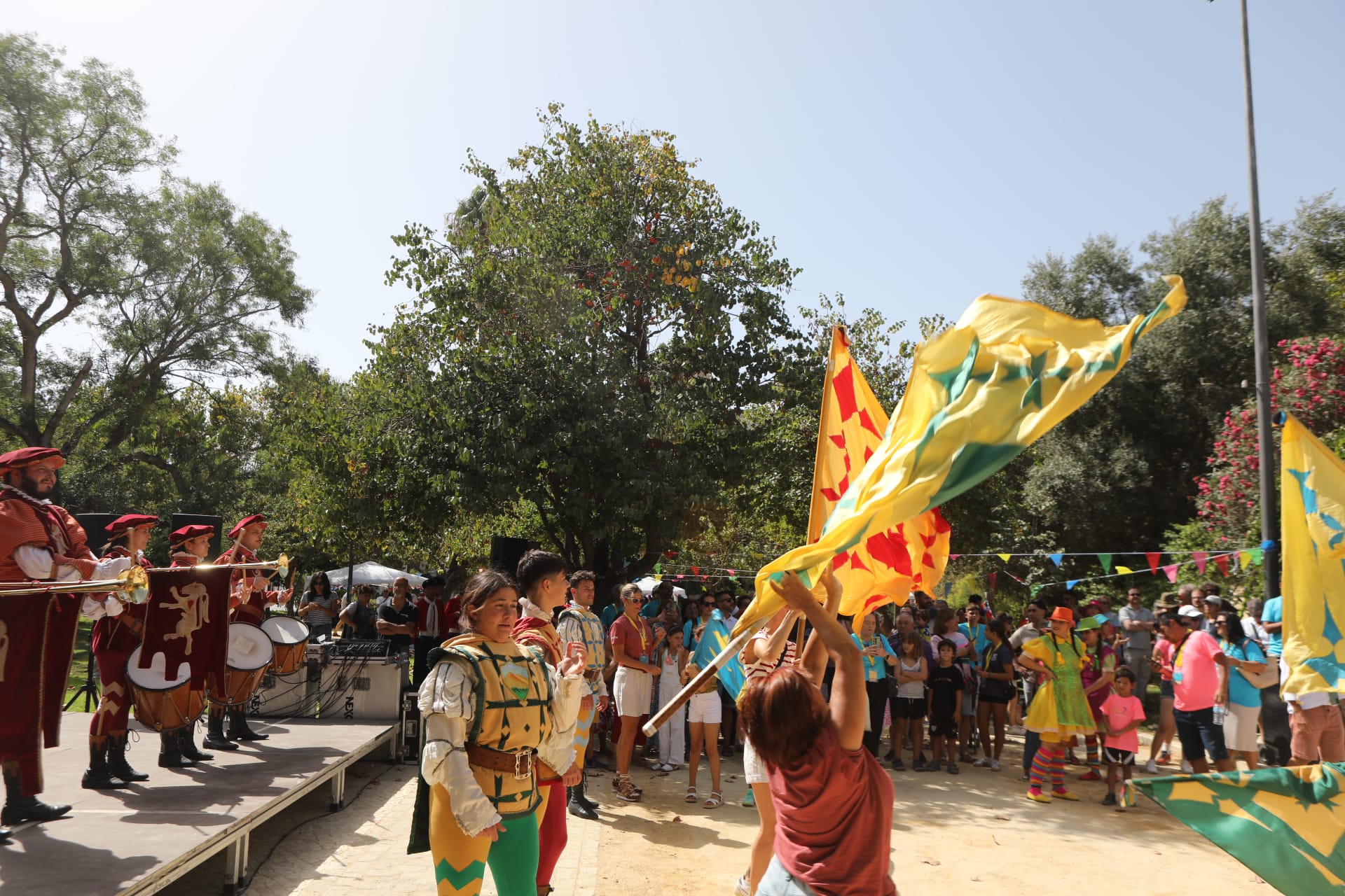Fotos: Las imágenes del taller Danzas Internacionales del Festival de Folklore de Cádiz