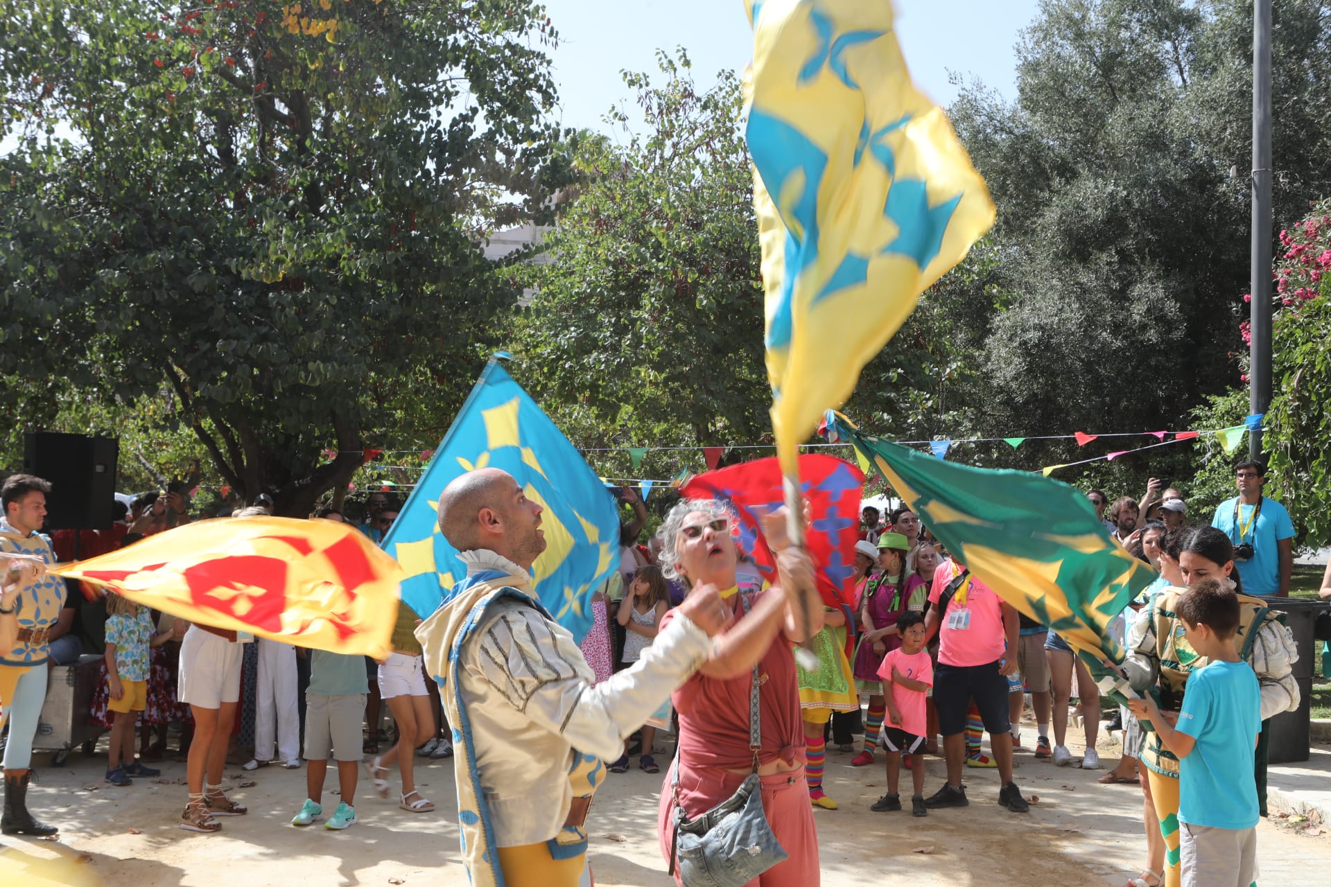 Fotos: Las imágenes del taller Danzas Internacionales del Festival de Folklore de Cádiz