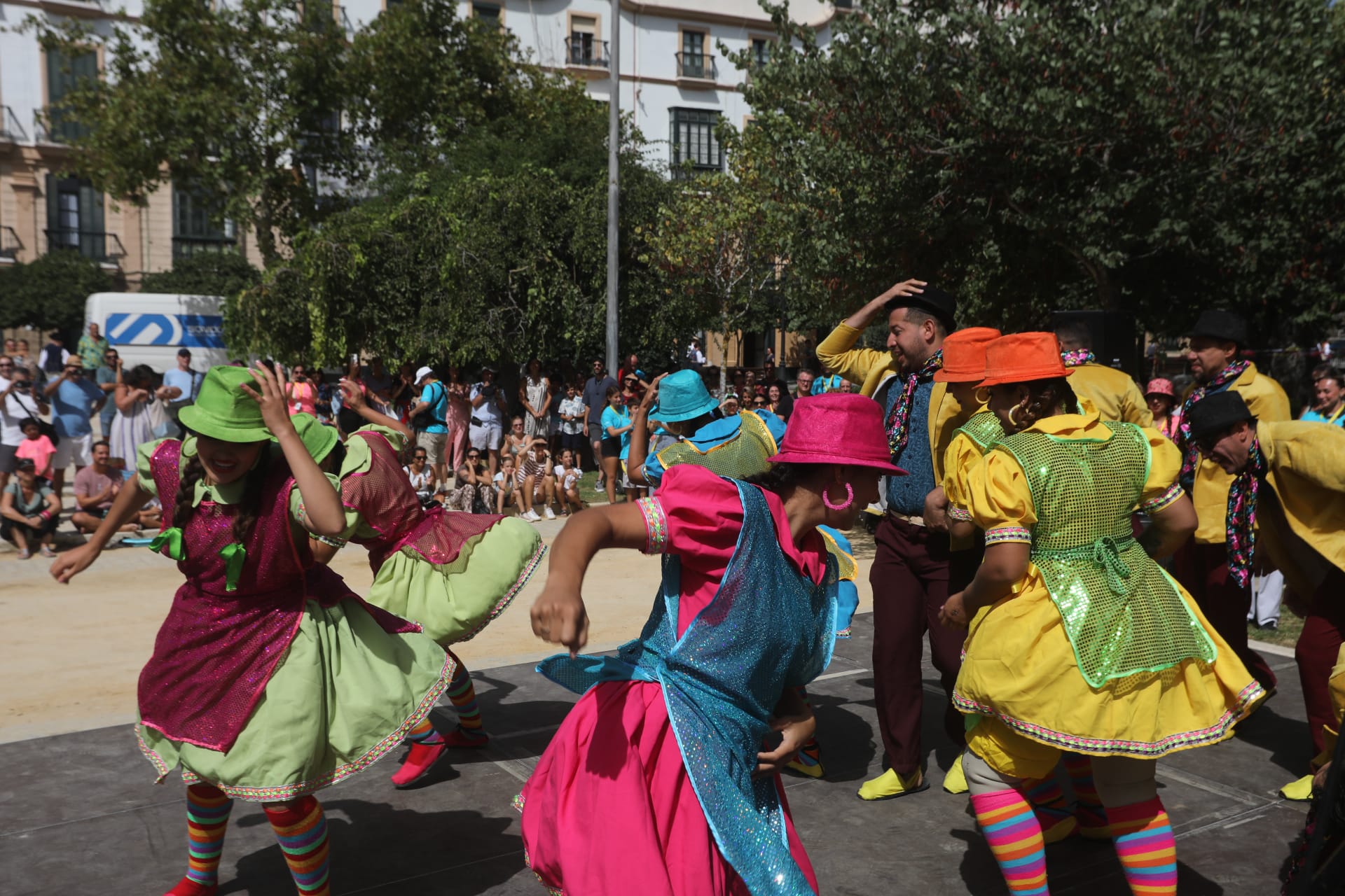 Fotos: Las imágenes del taller Danzas Internacionales del Festival de Folklore de Cádiz