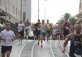 Fotos: Las imágenes de la carrera solidaria por las enfermedades raras de la Policía Nacional en Cádiz