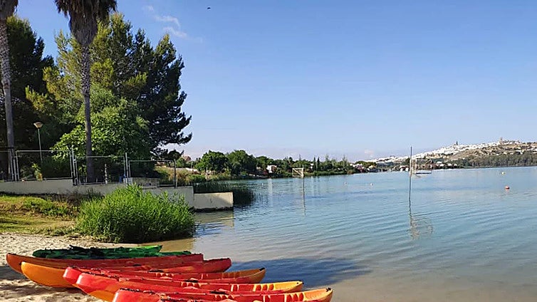 Muere un hombre ahogado en la playita artificial de Arcos de la Frontera