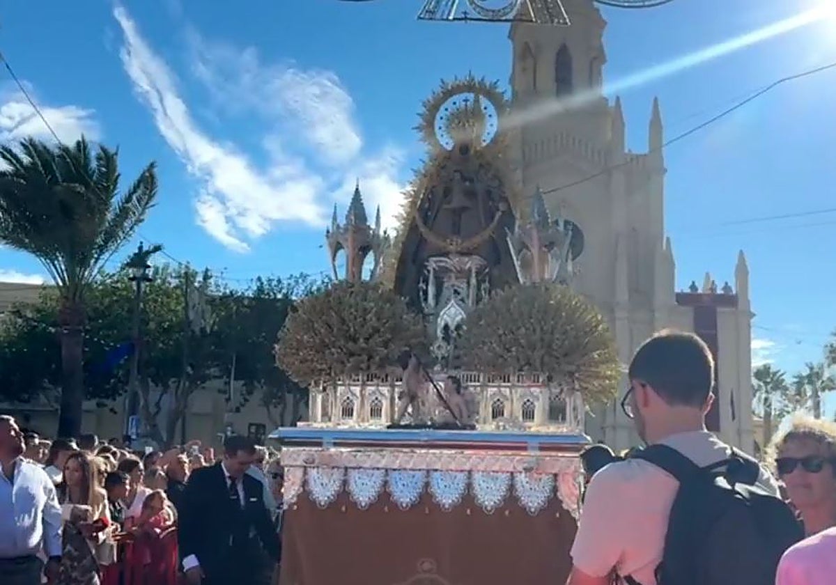 La Virgen de Regla de Chipiona procesiona con una reliquia del &#039;Santo millenial&#039;, Carlo Acutis