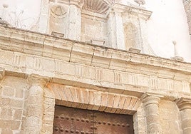 La Fundación Cádiz y la Hermandad del Nazareno de Santa María colaboran para restaurar la puerta de la iglesia de Santa María