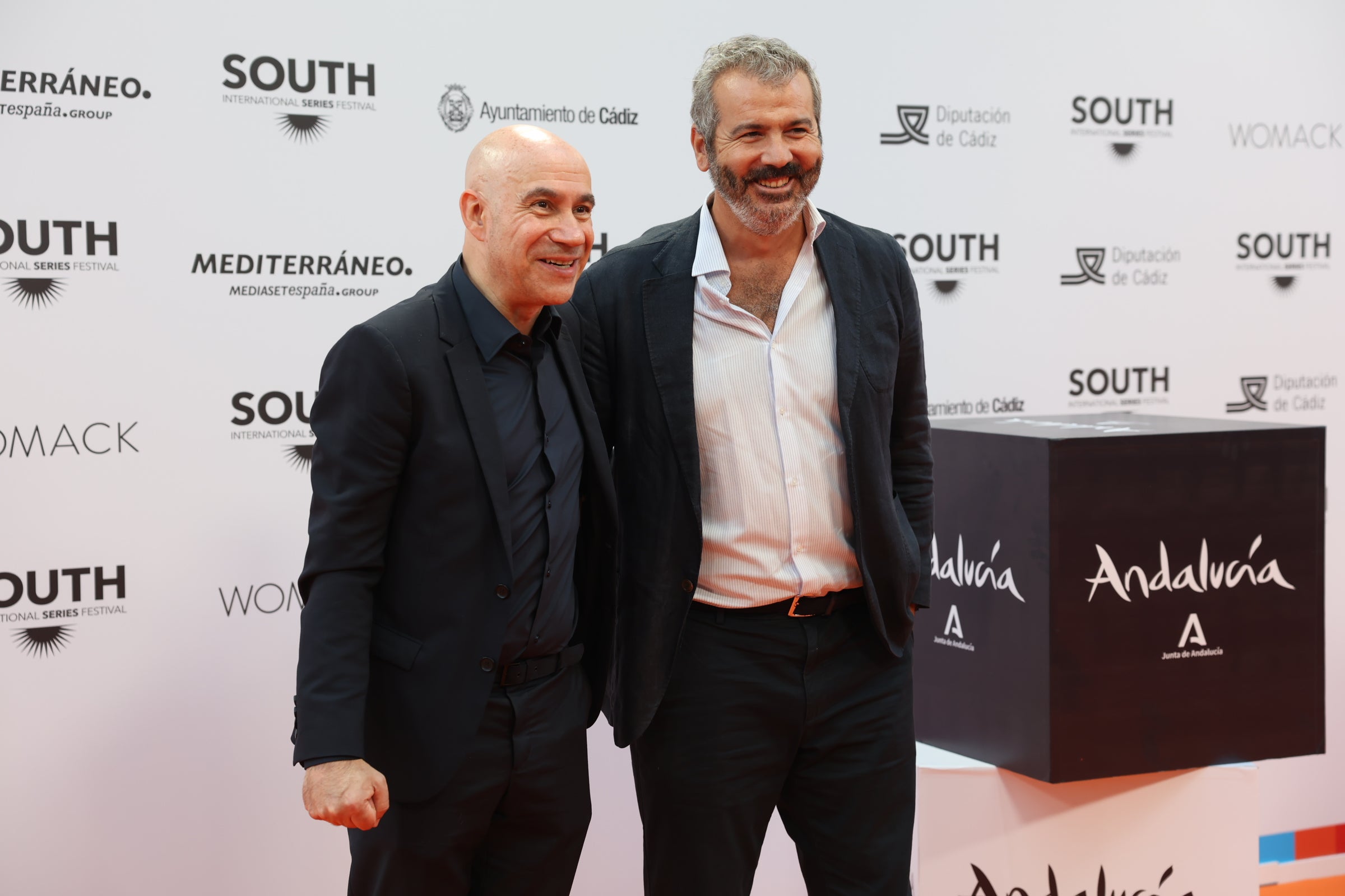 Las imágenes del primer desfile de estrellas por la alfombra naranja