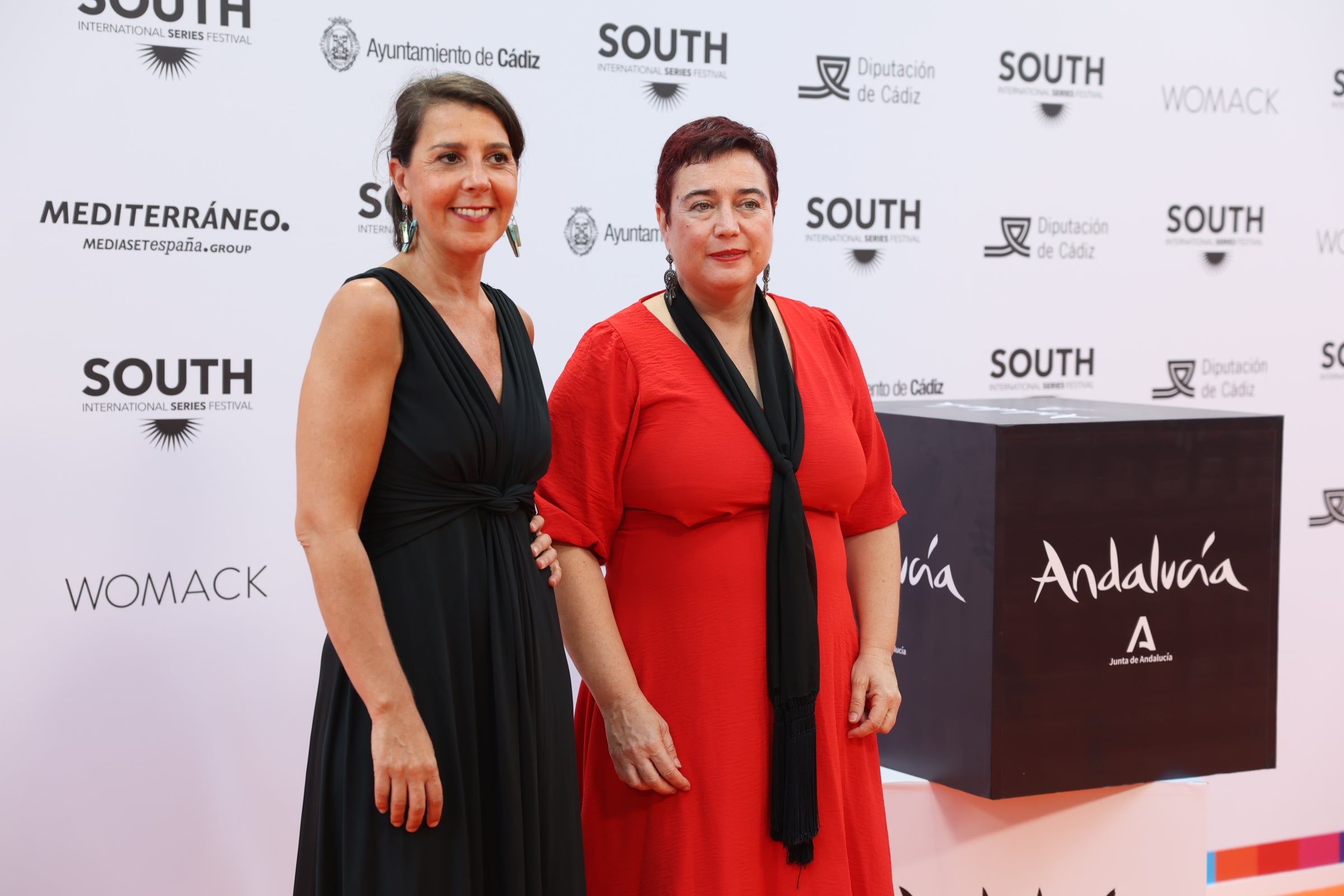 Las imágenes del primer desfile de estrellas por la alfombra naranja