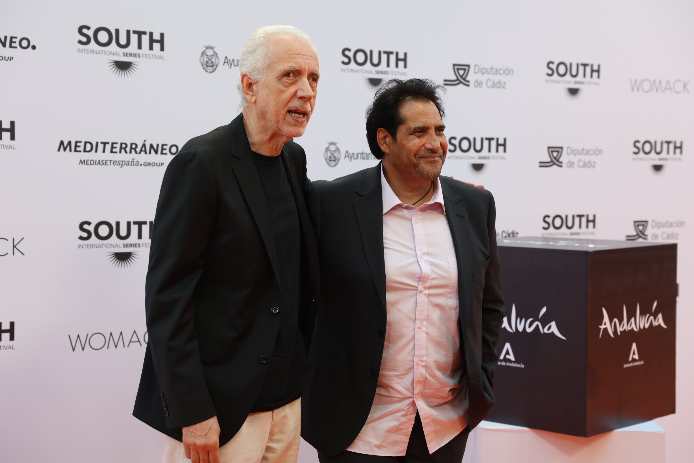 Las imágenes del primer desfile de estrellas por la alfombra naranja