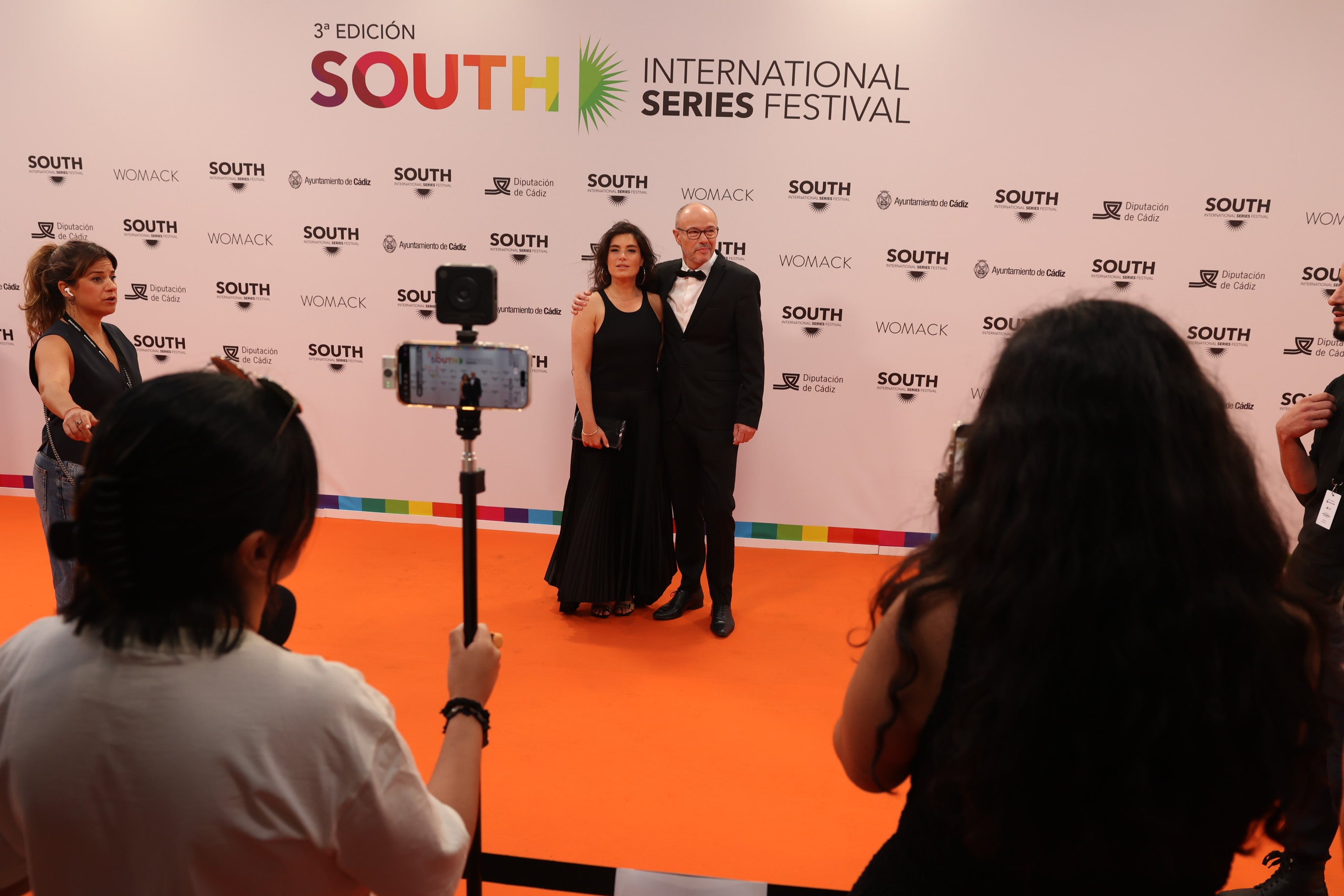 Segunda jornada de estrellas en la alfombra naranja del South Series Festival