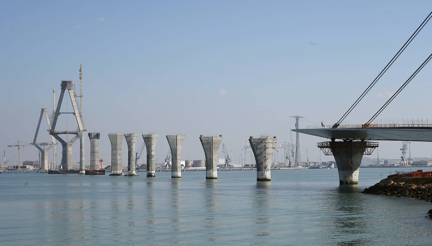 La construcción de un símbolo: Las imágenes de las obras del puente de la Constitución de 1812 de Cádiz