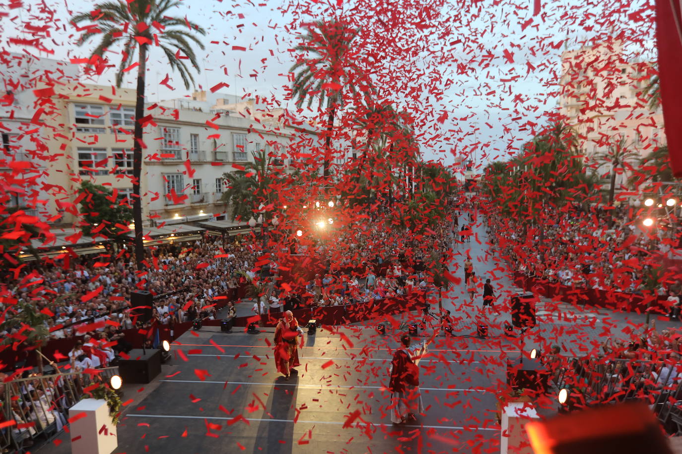 Fotos: Así ha sido el cortejo inaugural de Cádiz Romana