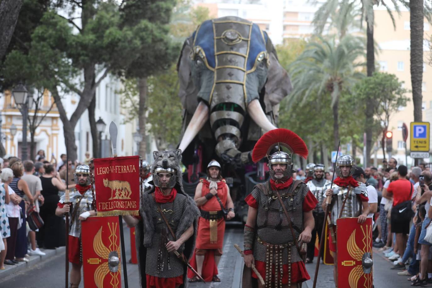 Fotos: Así ha sido el cortejo inaugural de Cádiz Romana