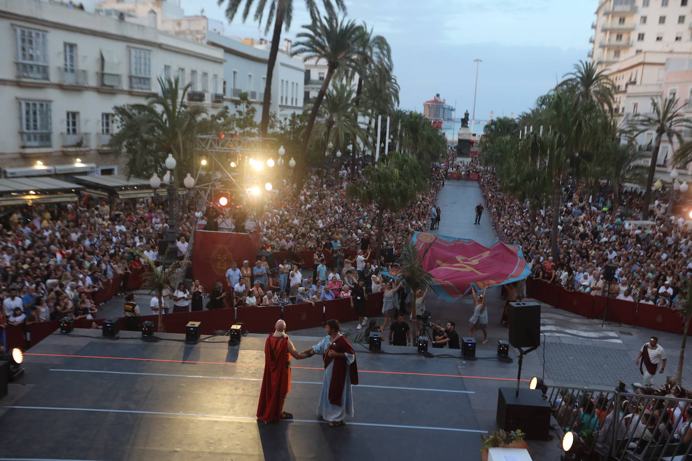 Fotos: Así ha sido el cortejo inaugural de Cádiz Romana