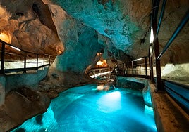 La impresionante cueva que puedes visitar gratis y está al lado de Cádiz: un lugar mágico con galerías, salas y leyendas de tesoros ocultos