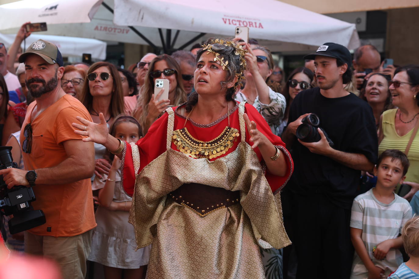 Lucha romana por los chicharrones en el Mercado de Abastos de Cádiz: Gadea musgades, panem, circus et chicharrones