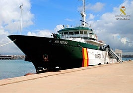 Detenidos dos ocupantes de la narcolancha que chocó con una patrullera de la Guardia Civil en Algeciras