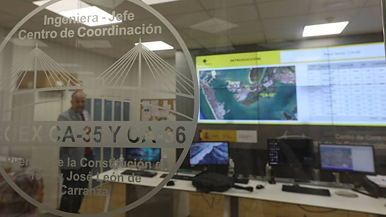 El COEX gestiona los dos puentes de Cádiz