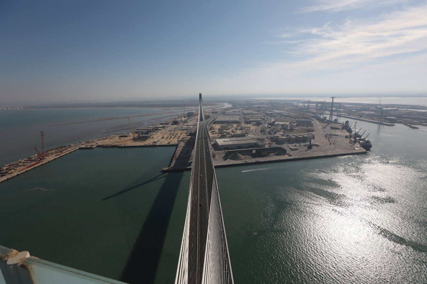 Fotos: La Bahía de Cádiz desde el punto más alto del puente de la Constitución de 1812, el imponente viaje al &#039;cielo&#039;