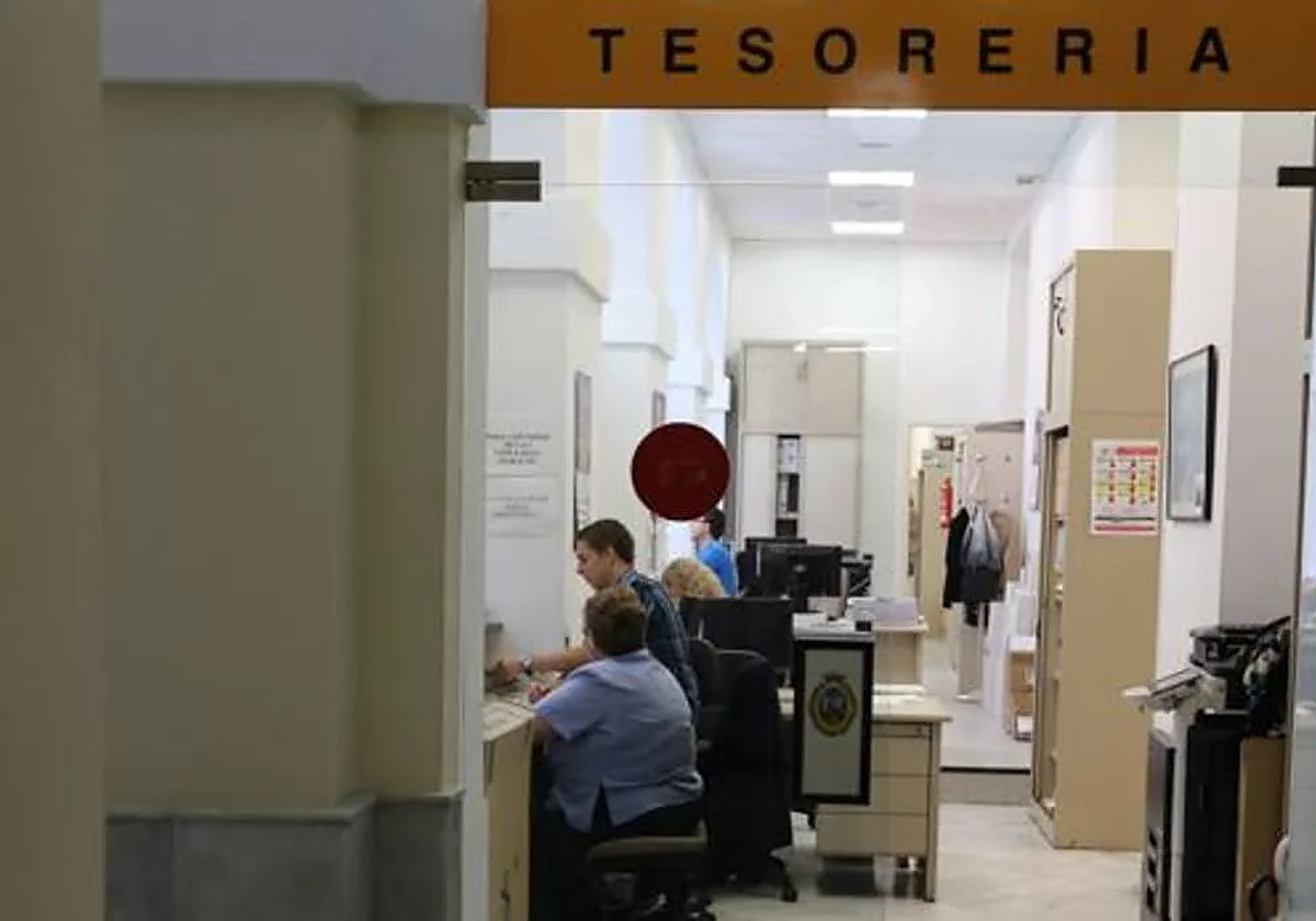 Mostrador de la sección de Tesorería del Ayuntamiento de Cádiz