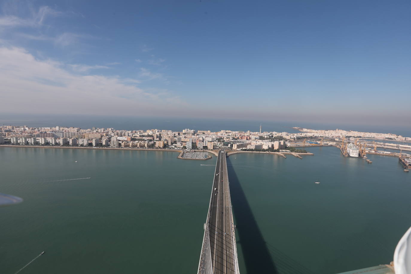 Fotos: La Bahía de Cádiz desde el punto más alto del puente de la Constitución de 1812, el imponente viaje al &#039;cielo&#039;