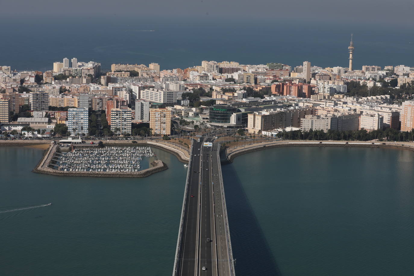 Fotos: La Bahía de Cádiz desde el punto más alto del puente de la Constitución de 1812, el imponente viaje al &#039;cielo&#039;