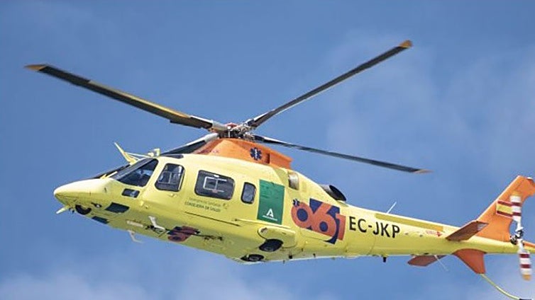 Evacuado en helicóptero un cocinero tras sufrir quemaduras en la cara en una cafetería en Algeciras