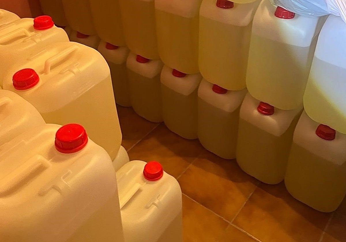 Cinco detenidos, otros seis investigados y 3.700 litros de gasolina para narcolanchas intervenidos en el Estrecho