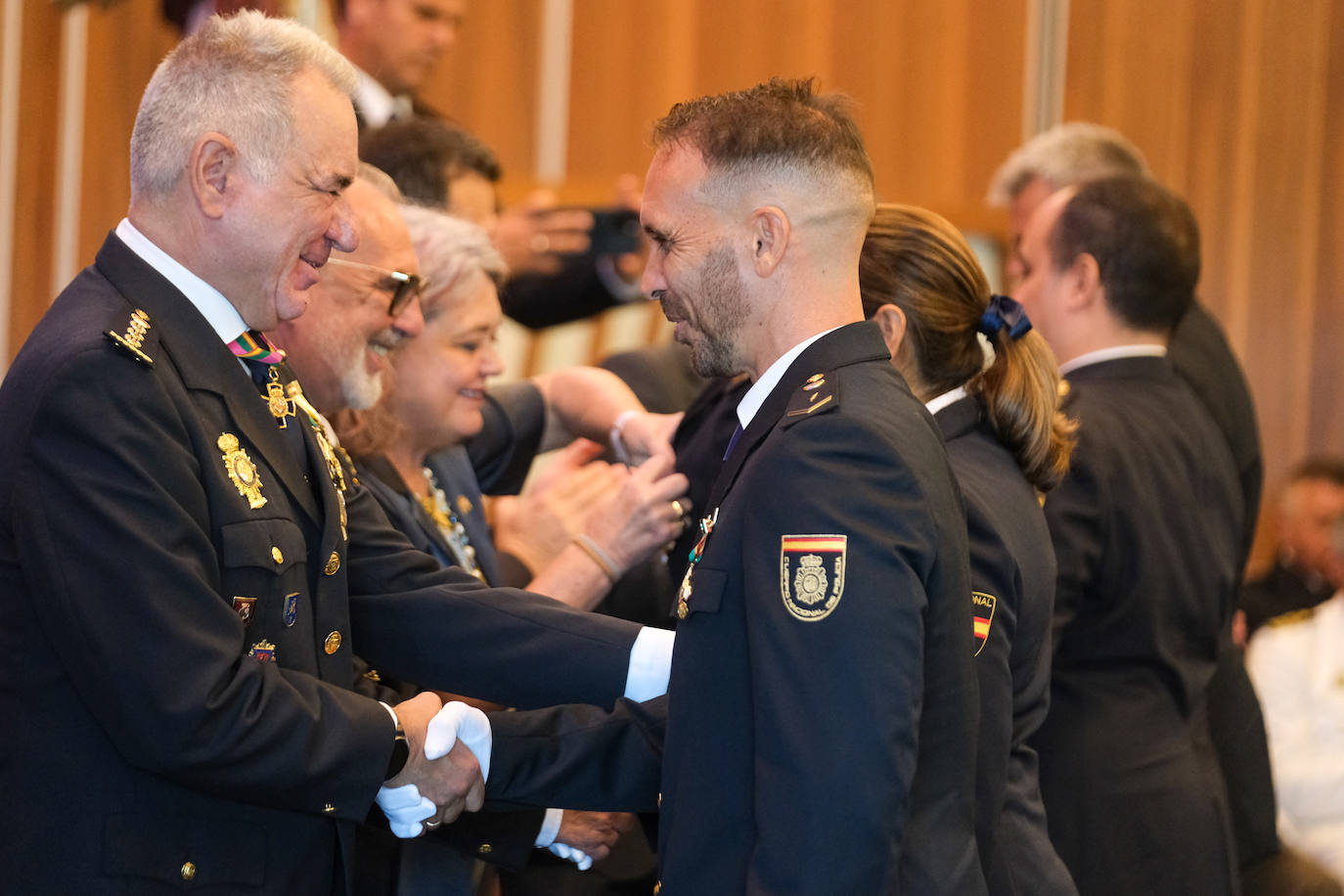 Fotos: Acto de la Policía Nacional con motivo de la fiesta de los Santos Ángeles Custodios en Cádiz