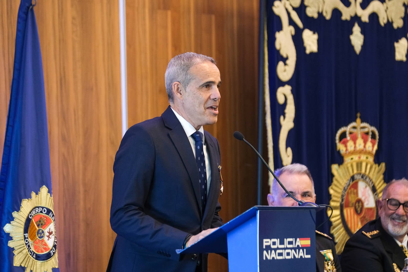 Fotos: Acto de la Policía Nacional con motivo de la fiesta de los Santos Ángeles Custodios en Cádiz