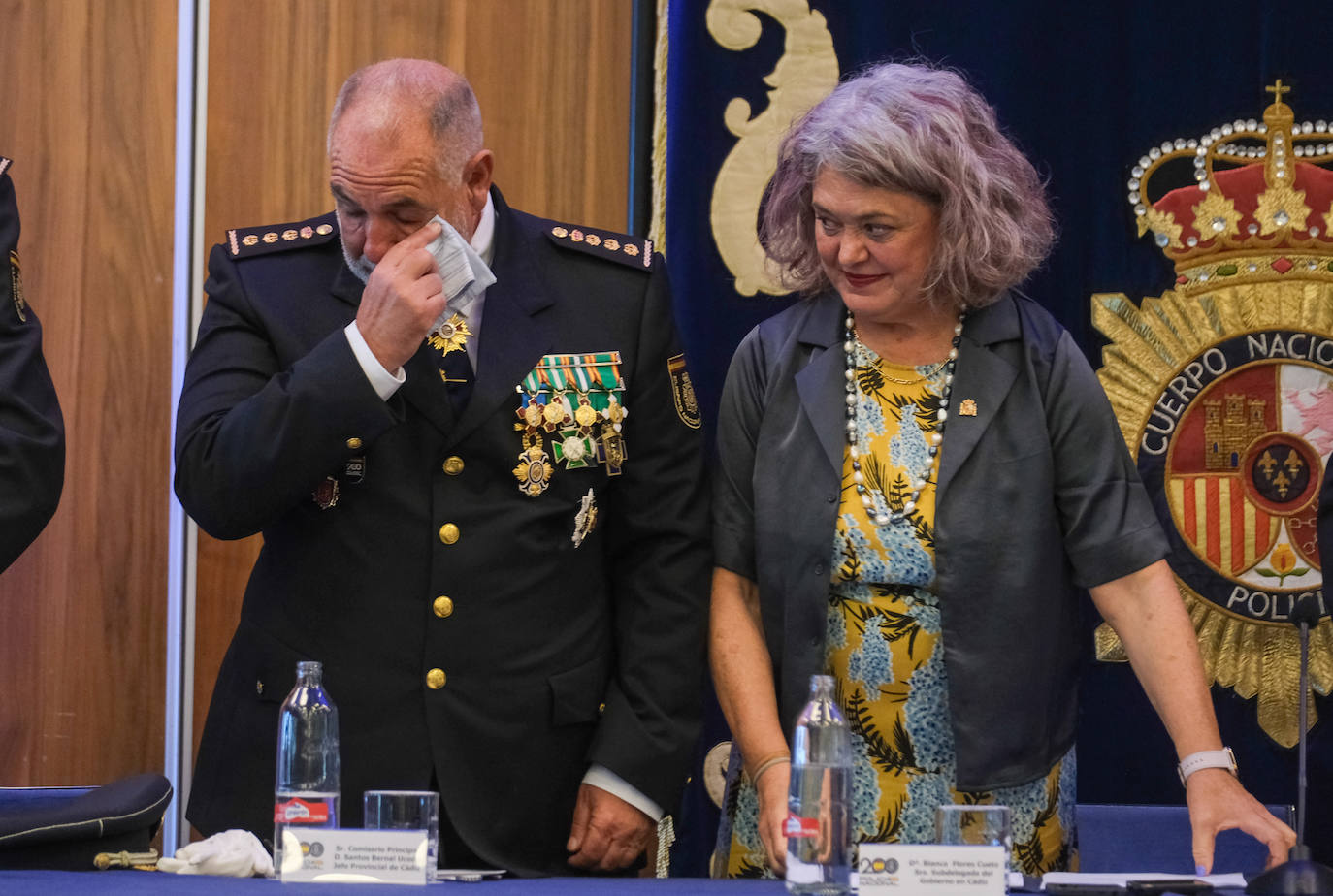 Fotos: Acto de la Policía Nacional con motivo de la fiesta de los Santos Ángeles Custodios en Cádiz