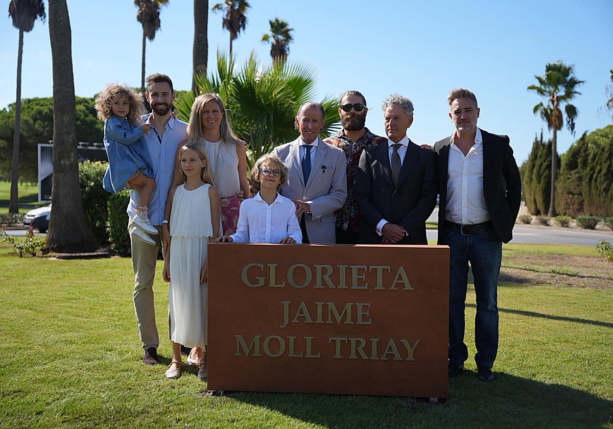 Chiclana dedica una glorieta a Jaime Moll Triay, uno de los precursores del Novo Sancti Petri
