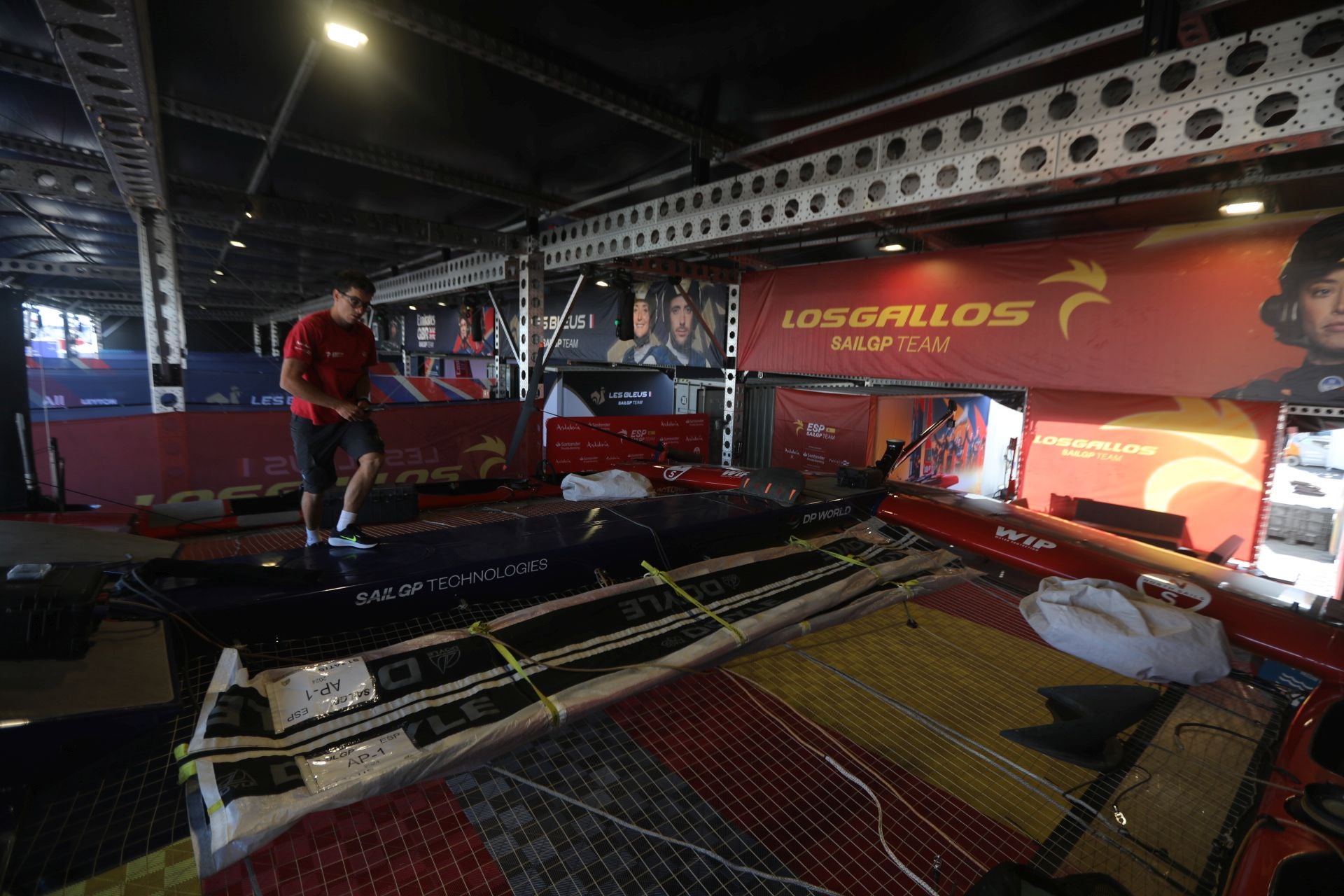 Fotos: Los últimos preparativos antes del inicio de la SailGP en Cádiz