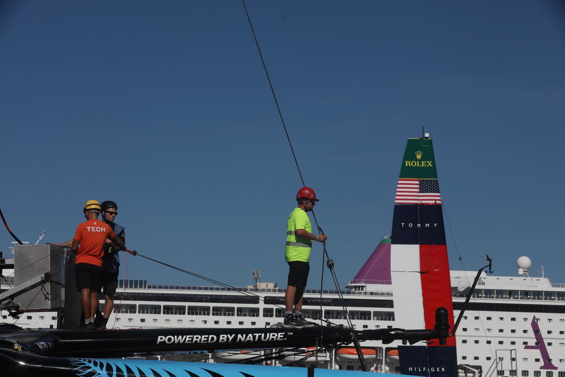 Fotos: Los últimos preparativos antes del inicio de la SailGP en Cádiz