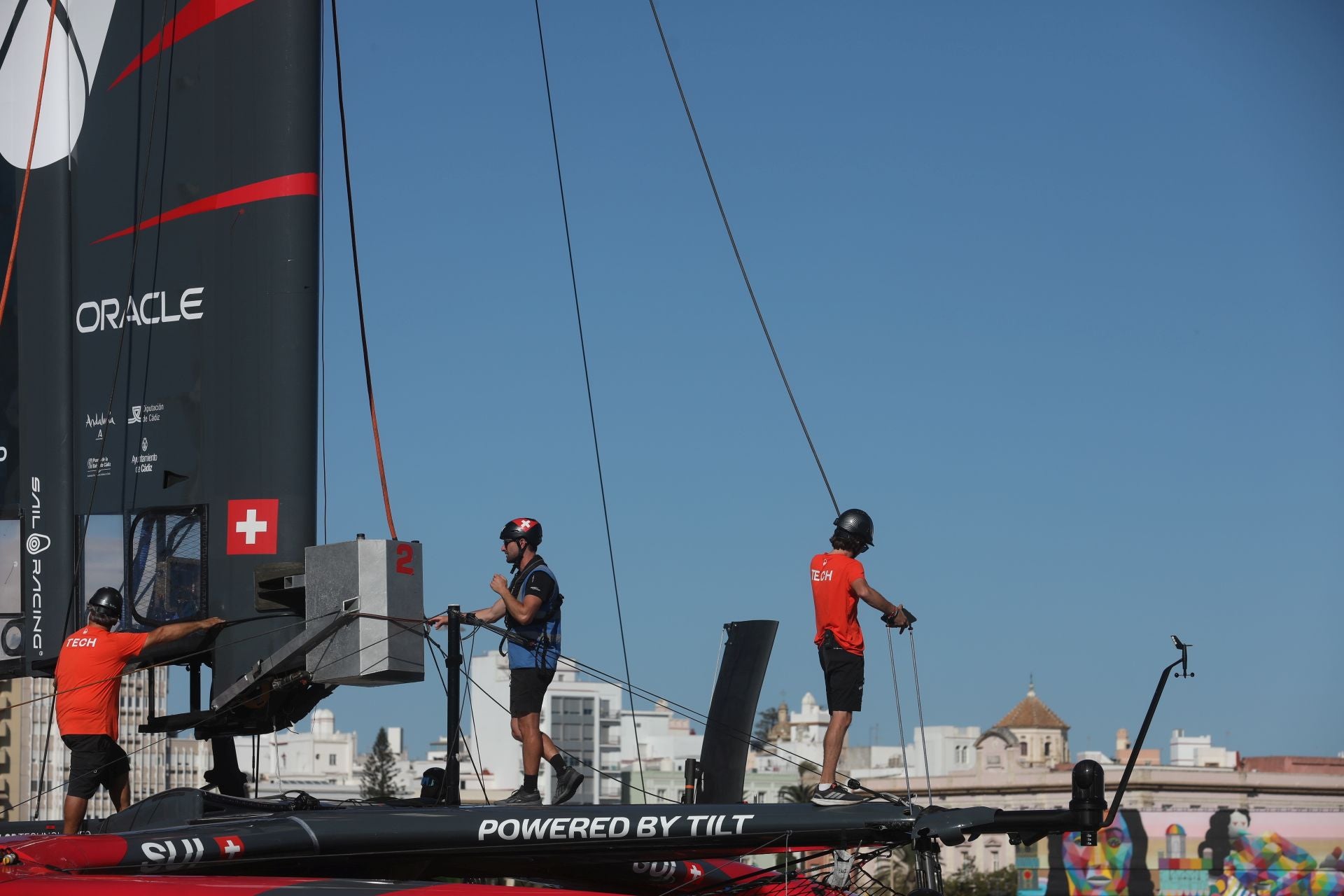 Fotos: Los últimos preparativos antes del inicio de la SailGP en Cádiz
