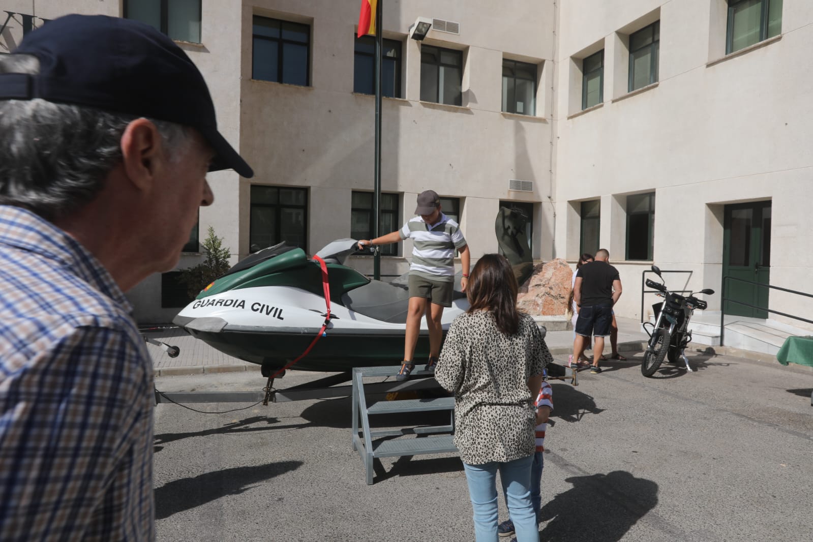 Fotos: Las imágenes de la jornada de puertas abiertas en la Comandancia de la Guardia Civil de Cádiz