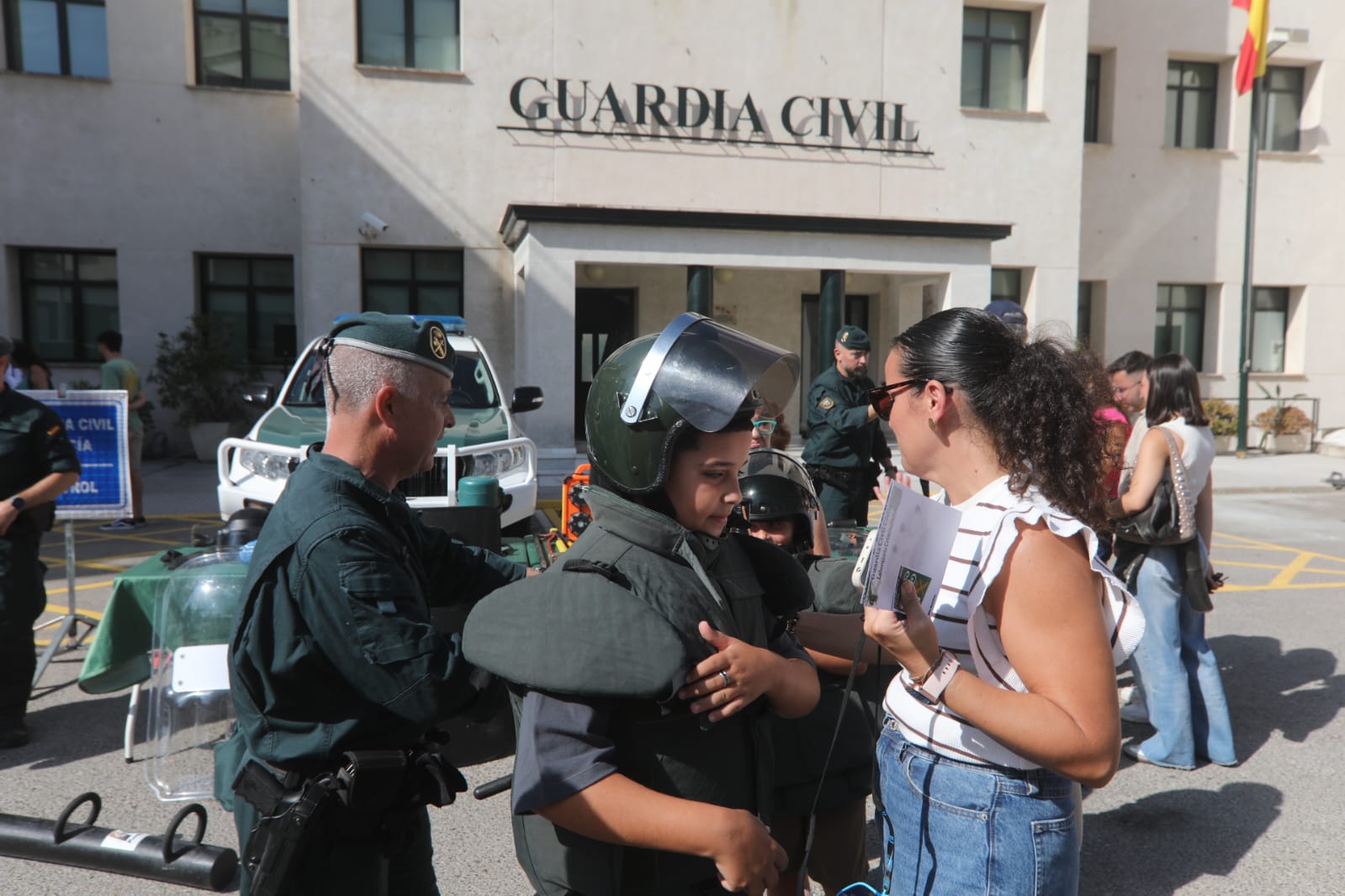 Fotos: Las imágenes de la jornada de puertas abiertas en la Comandancia de la Guardia Civil de Cádiz