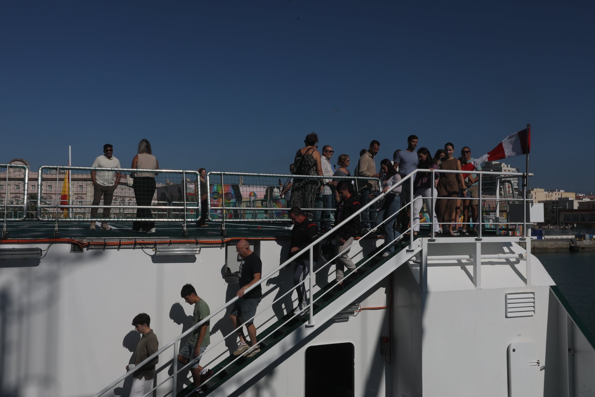 Fotos: Jornada de puertas abiertas en el &#039;Duque de Ahumada&#039; de la Guardia Civil en Cádiz