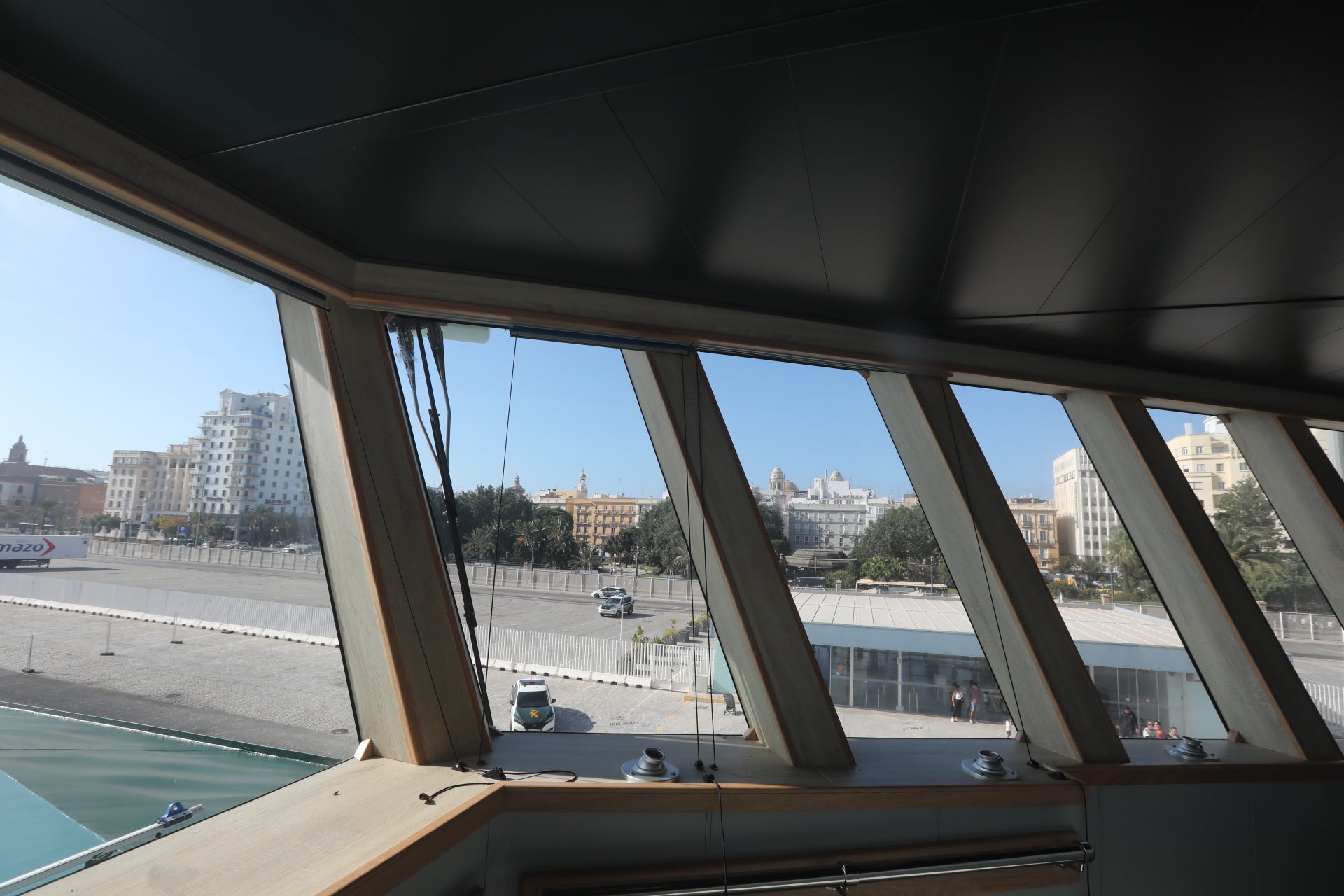 Fotos: Jornada de puertas abiertas en el &#039;Duque de Ahumada&#039; de la Guardia Civil en Cádiz