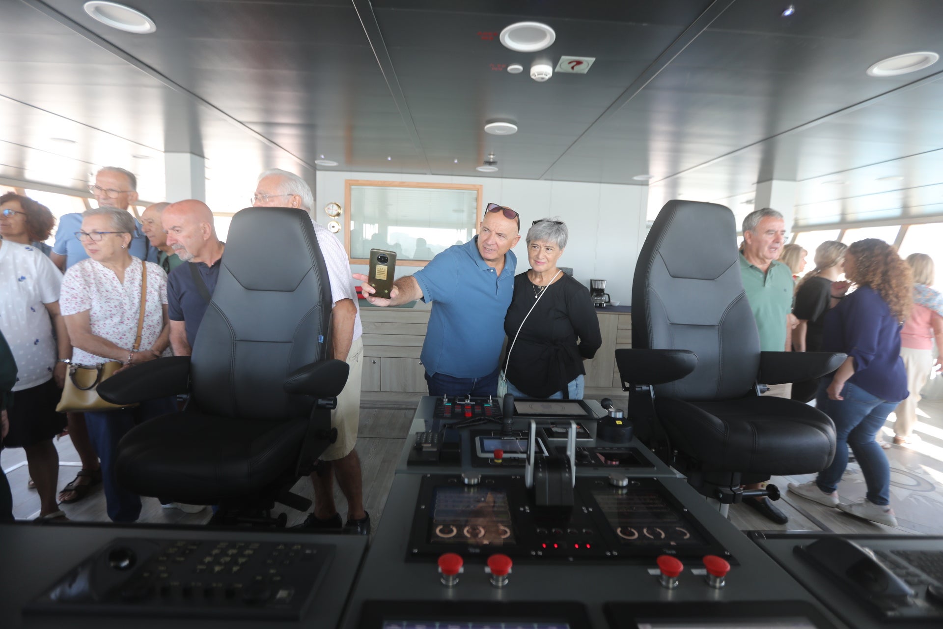 Fotos: Jornada de puertas abiertas en el &#039;Duque de Ahumada&#039; de la Guardia Civil en Cádiz