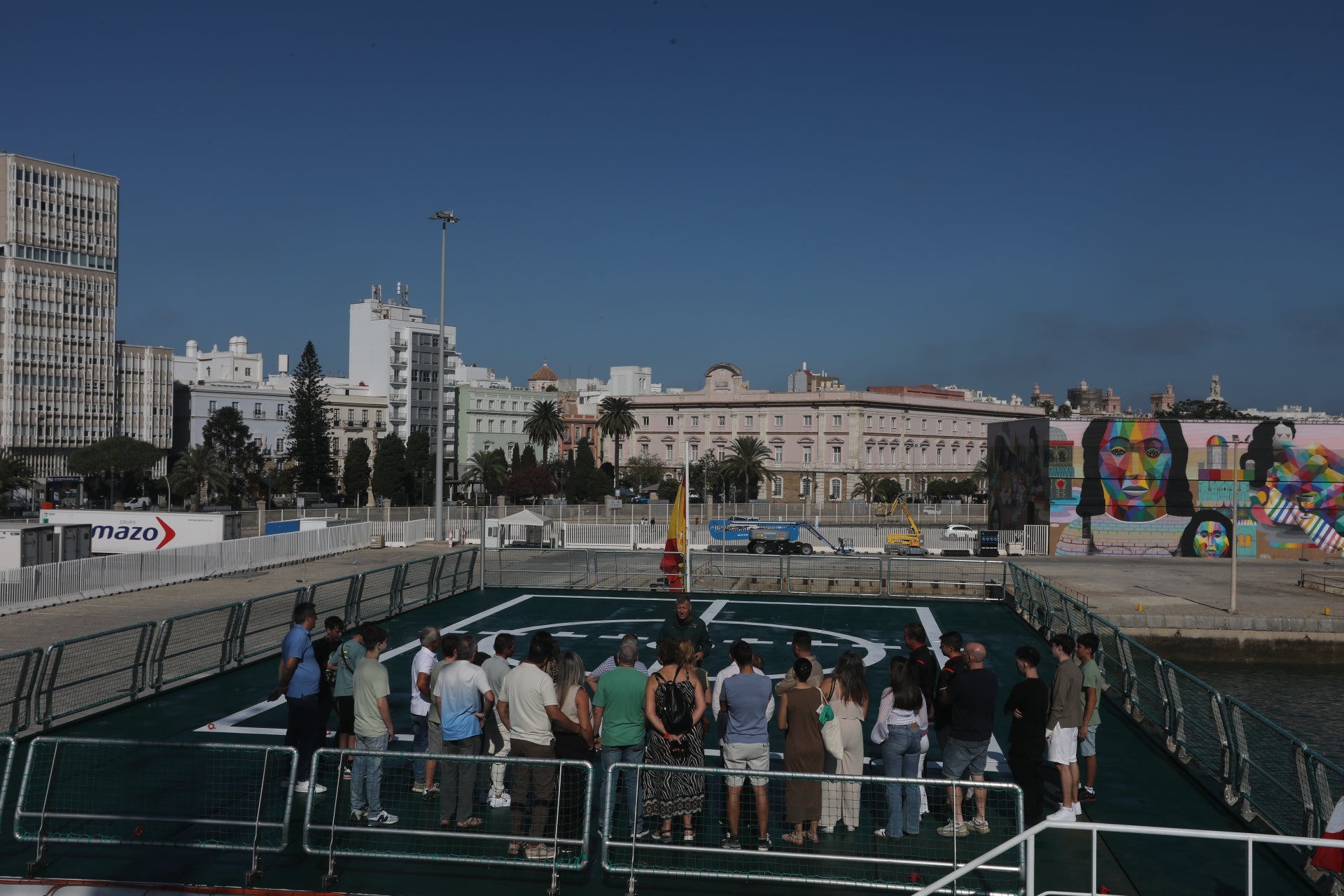 Fotos: Jornada de puertas abiertas en el &#039;Duque de Ahumada&#039; de la Guardia Civil en Cádiz