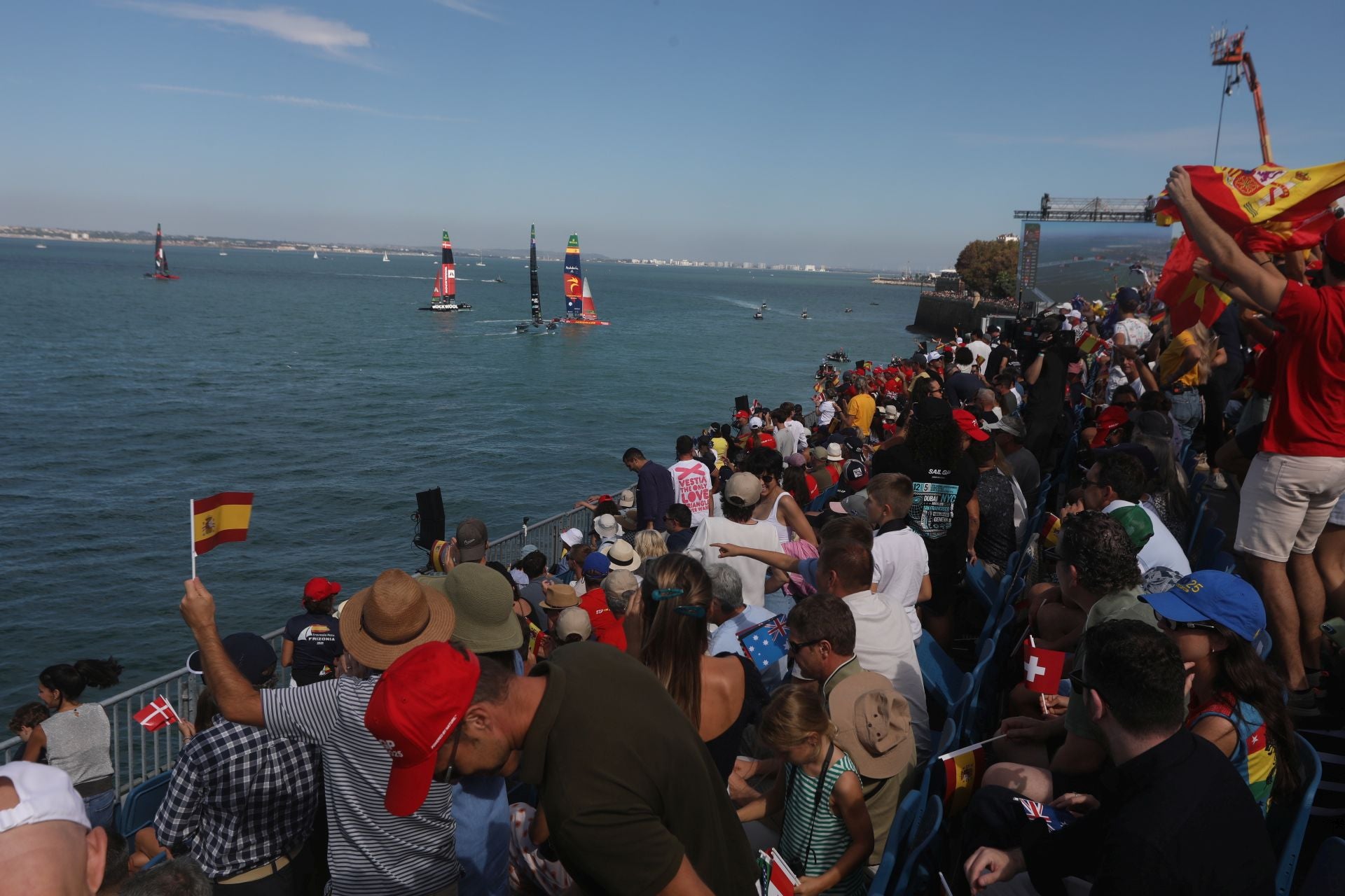 Fotos: Gran ambiente en el cierre de la SailGP 2025 en Cádiz