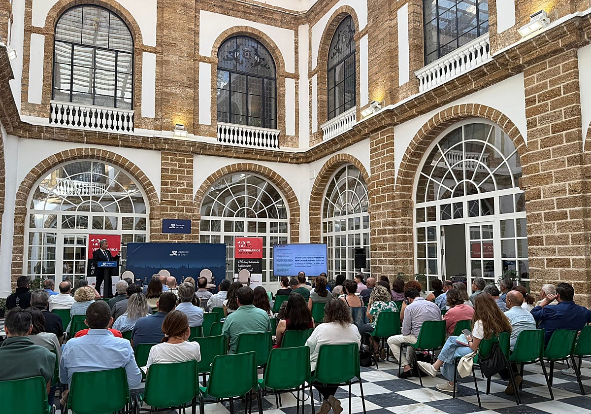 Foro en el Palacio Provincia de Cádiz.