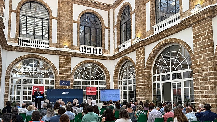 Expertos debaten en Cádiz cómo afrontar los nuevos retos en la gestión de la fauna urbana