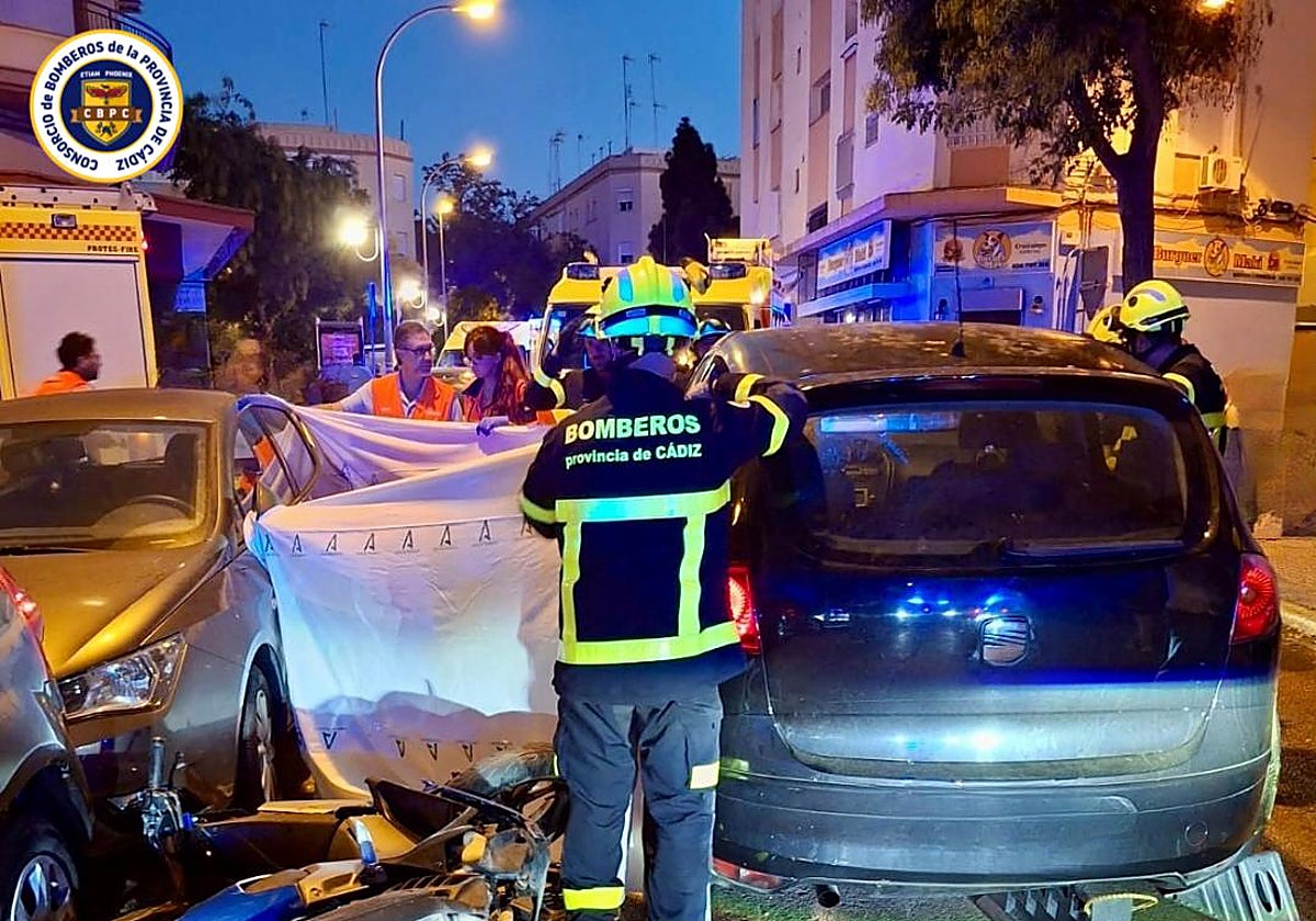 Imagen del accidente, esta mañana en la calle García de Sola.