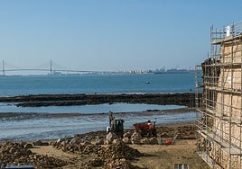 La rehabilitación de la Muralla de Santa Catalina llega tarde y a medias