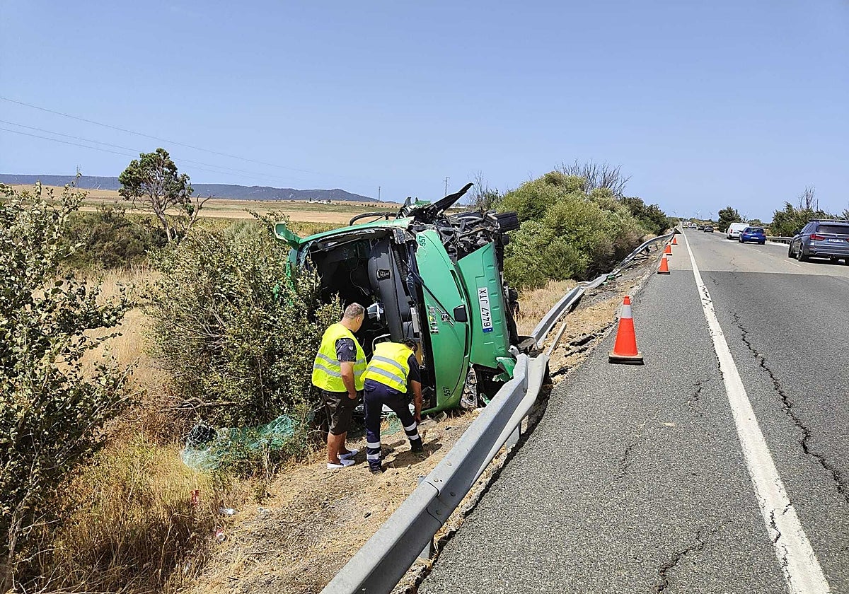 Uno de los accidentes ocurridos en el tramo peligroso de la N-340, en el término de Tarifa