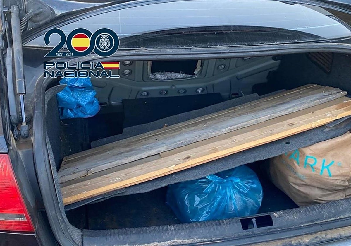 En posición fetal y oculto en un maletero sin oxígeno: rescatan a un menor en el puerto de Algeciras