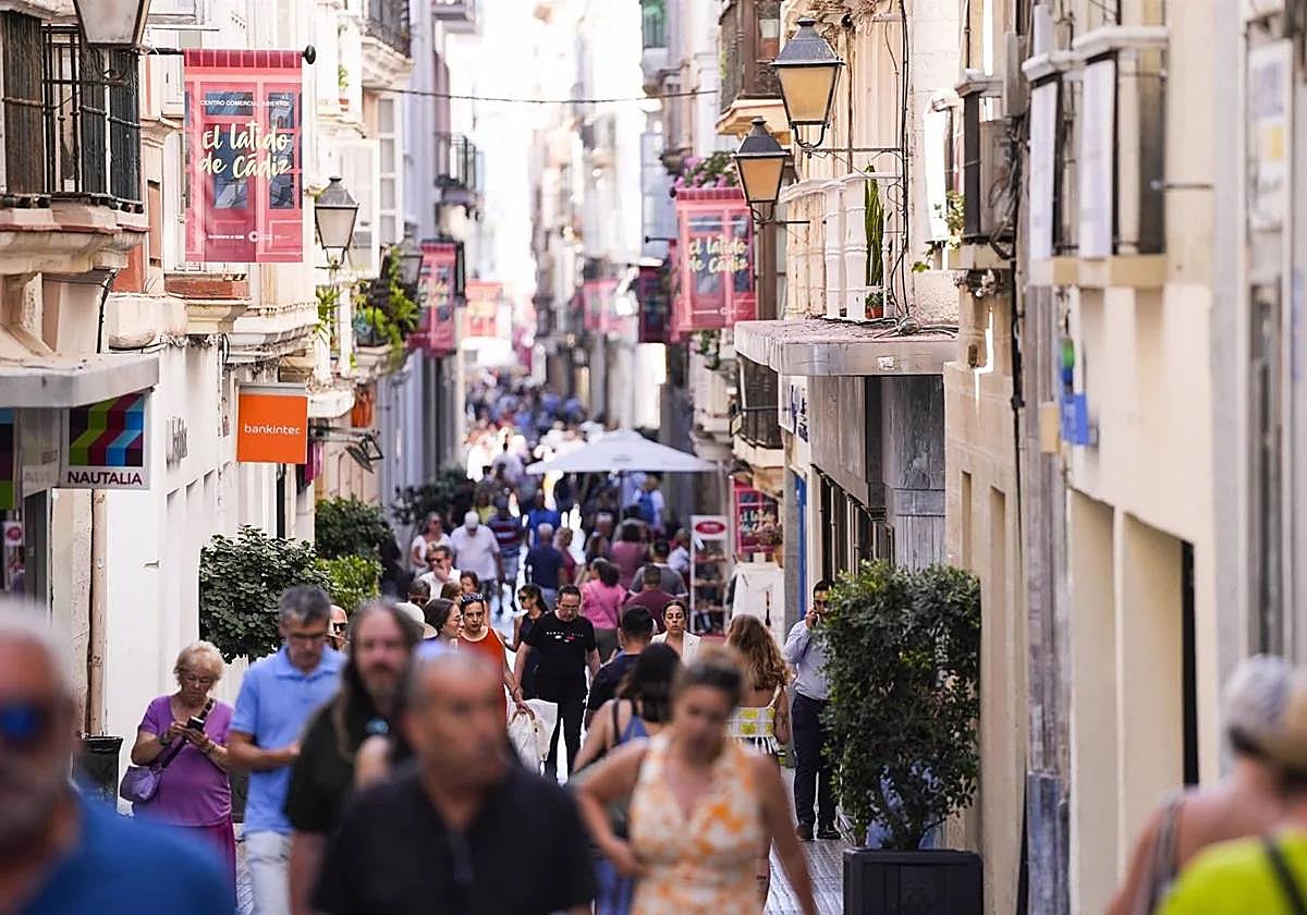 La renta media en 2023 en Cádiz fue de 15.487 euros