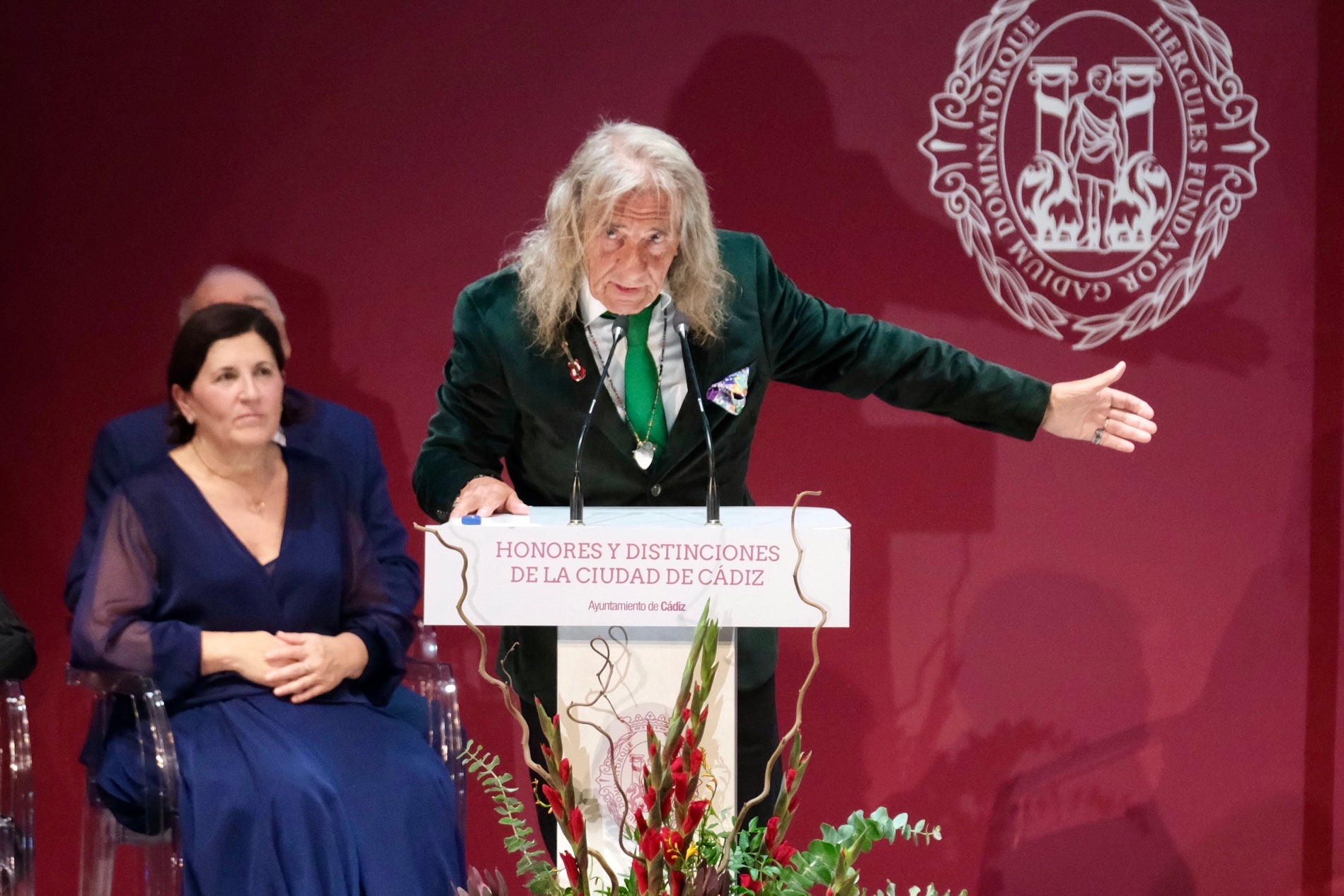 Fotos: La emoción marca la gala de entrega de Honores y Distinciones de Cádiz 2025
