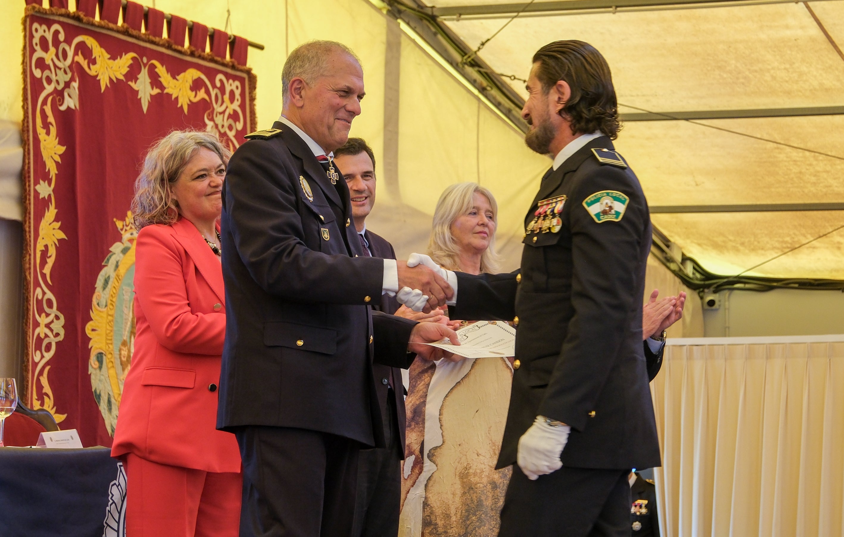 Honores al patrón de la Policía Local de Cádiz